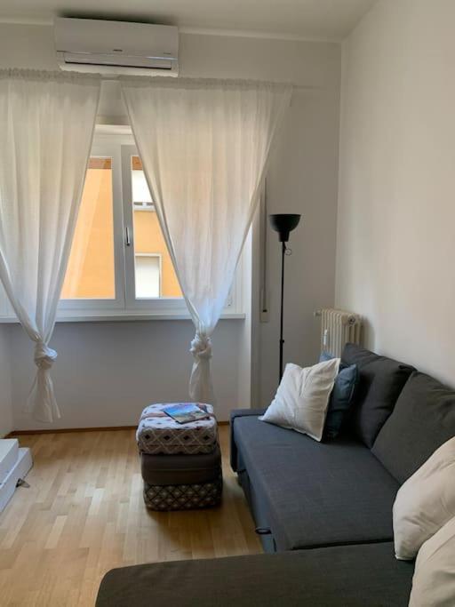 Appartamento Casa Sirte Con Terrazzino. Roma