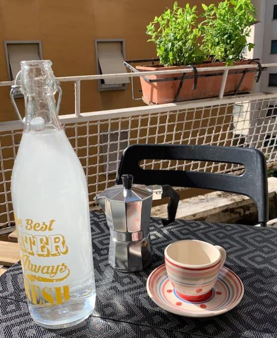 Casa Sirte Con Terrazzino. Appartamento Roma